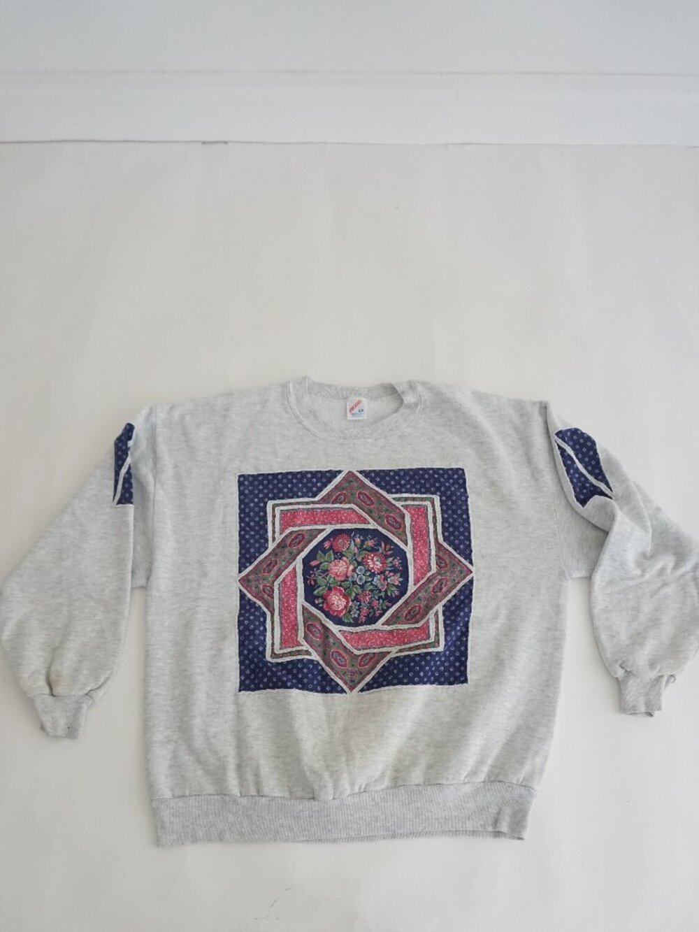 Vintage Jerzees Grey Floral Patchwork Quilt Panel Crewneck Flowers Sweatshirt 2X